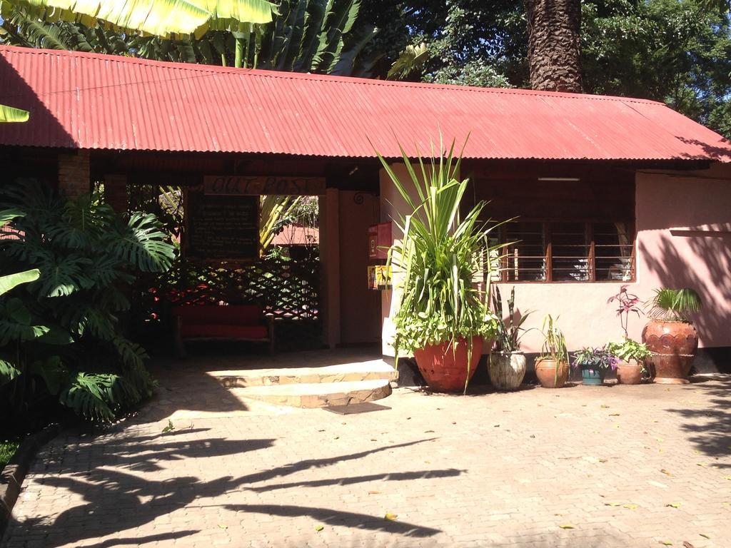 Outpost Lodge อารูชา ภายนอก รูปภาพ
