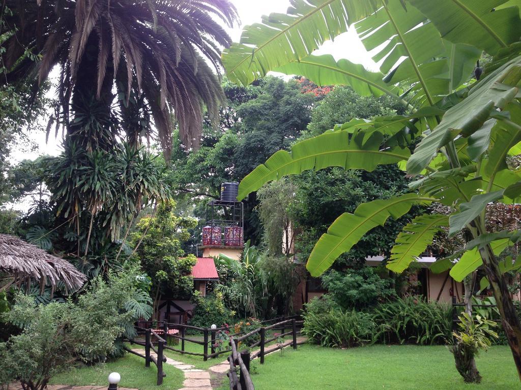 Outpost Lodge อารูชา ภายนอก รูปภาพ