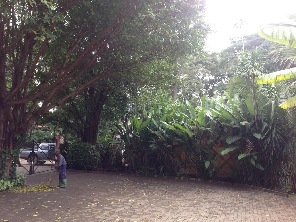 Outpost Lodge อารูชา ภายนอก รูปภาพ