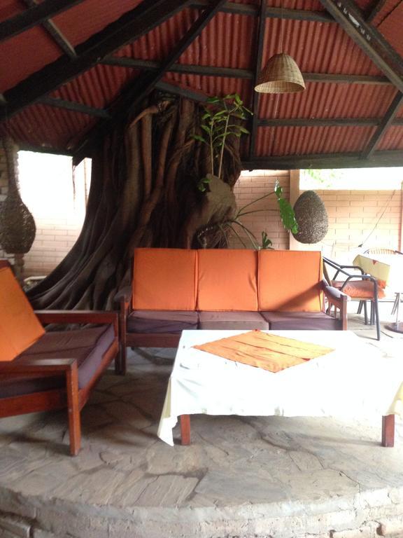 Outpost Lodge อารูชา ภายนอก รูปภาพ