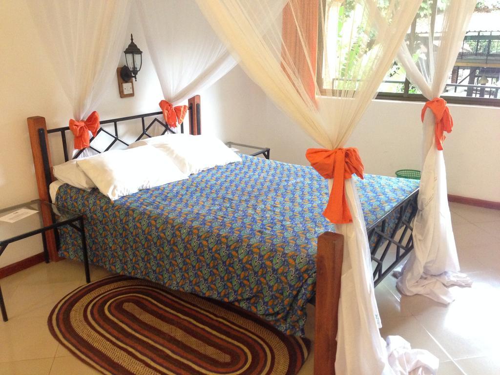 Outpost Lodge อารูชา ห้อง รูปภาพ